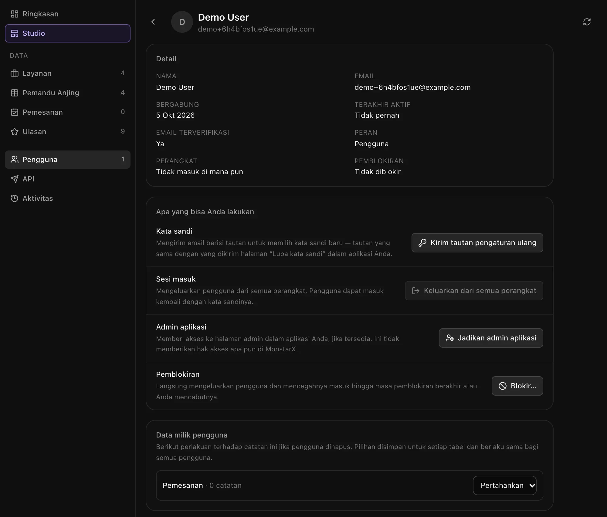 Profil pengguna di Admin: detail, lalu Kirim tautan pengaturan ulang, Keluarkan dari semua perangkat, Jadikan admin aplikasi, dan Blokir, serta Data milik pengguna