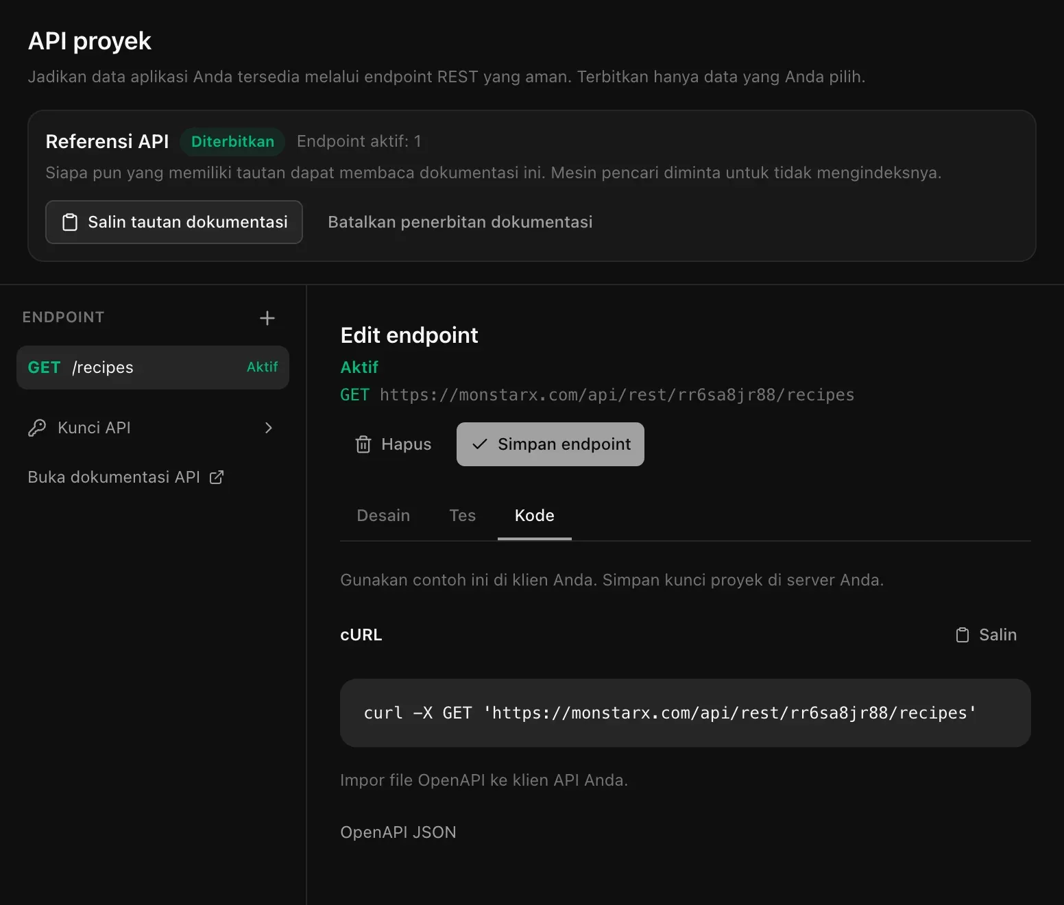 Tab Kode: perintah cURL untuk GET /recipes dengan tombol Salin, dan tautan ke file OpenAPI JSON