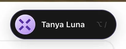 Tombol Tanya Luna dengan X ungu MonstarX dan pintasan keyboard-nya, Option garis miring, seperti yang tampil di Mac