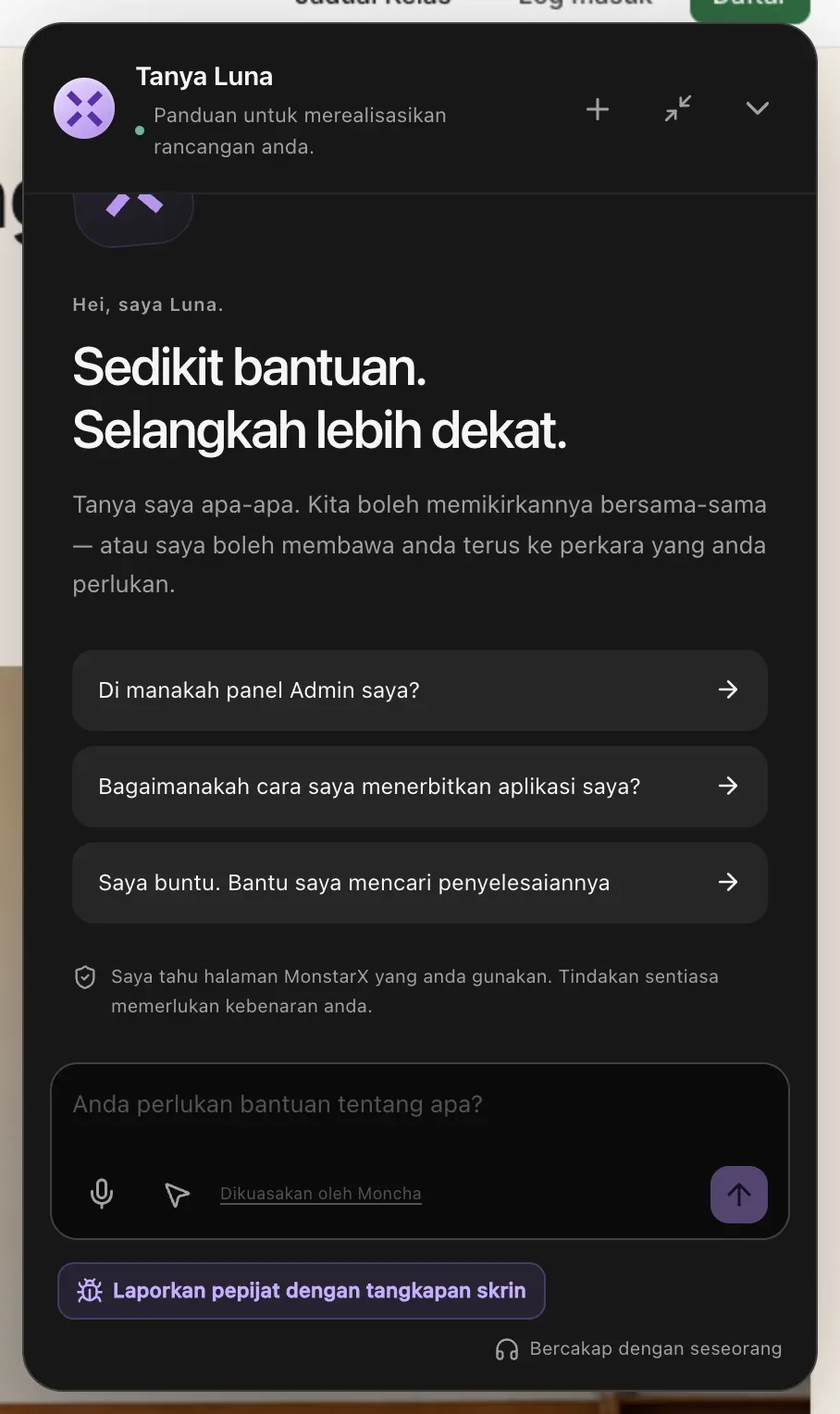 Panel Tanya Luna: Hei, saya Luna. Sedikit bantuan. Selangkah lebih dekat. Tiga soalan permulaan, nota bahawa Luna tahu halaman yang sedang anda lihat dan tindakan memerlukan izin, serta kotak mesej dengan butang mikrofon dan bantuan halaman
