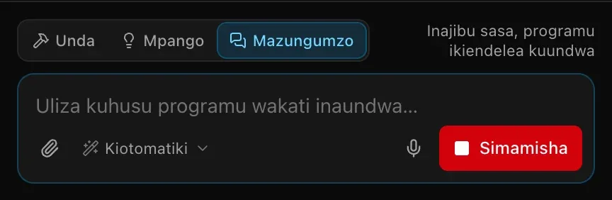 Kisanduku cha ombi katika hali ya mazungumzo wakati wa uundaji: Uliza kuhusu programu wakati inaundwa…, pamoja na maelezo Inajibu sasa, programu ikiendelea kuundwa na kitufe cha Simamisha