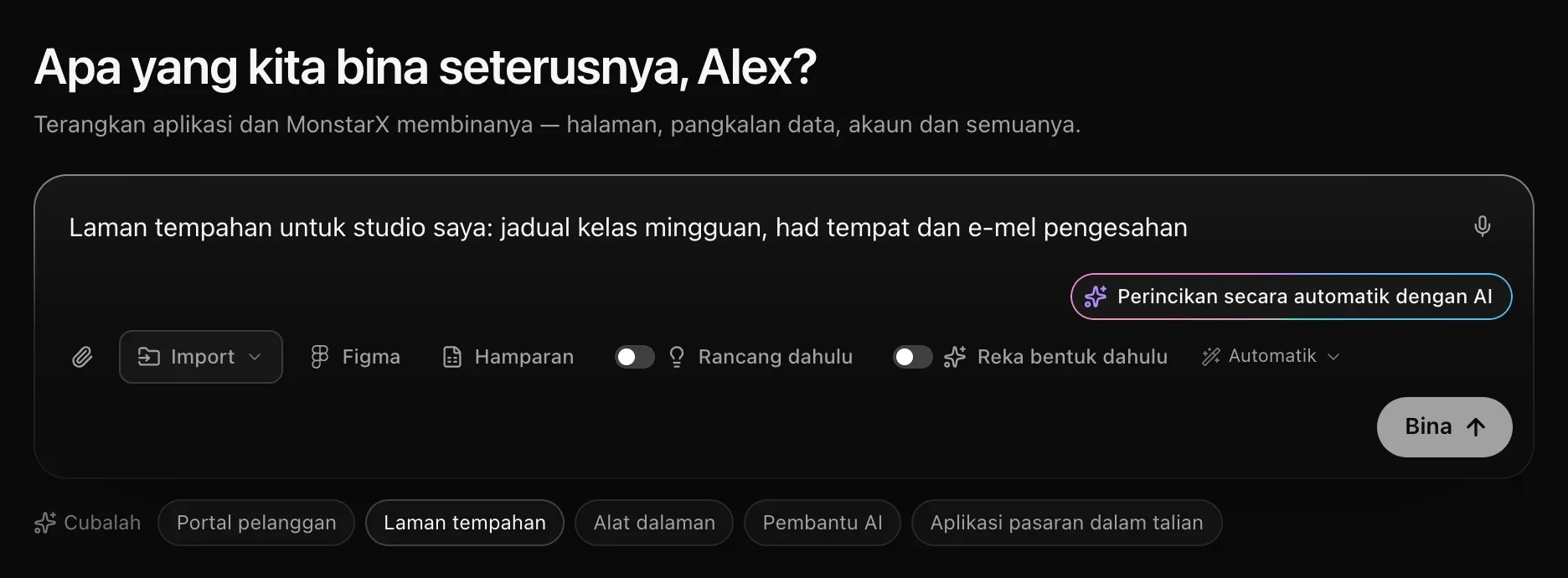 Kotak prom dengan penerangan laman tempahan yang sudah ditaip, mikrofon di penjurunya, Perincikan secara automatik dengan AI ditawarkan di bawahnya dan butang Bina sedia ditekan