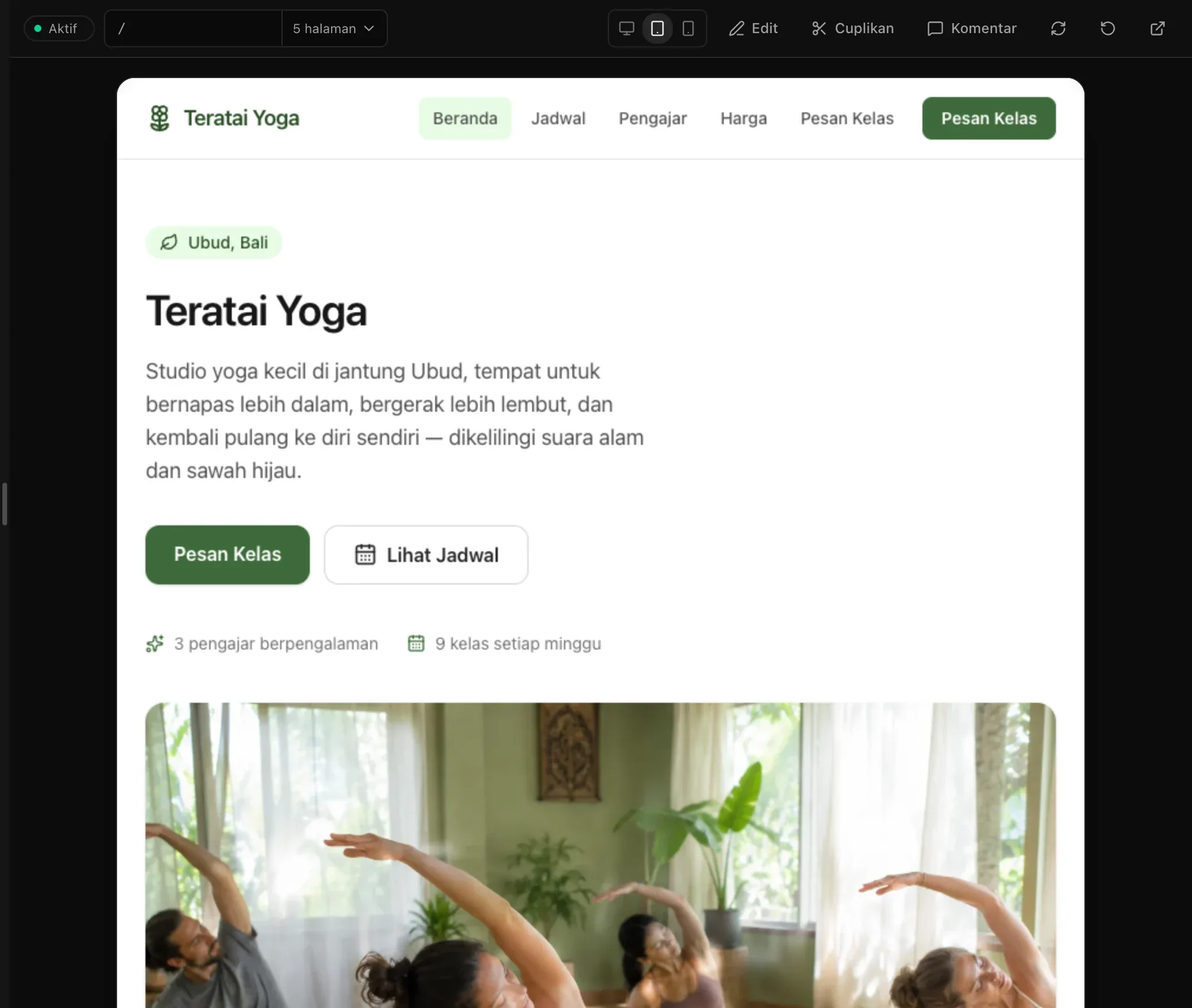 Halaman beranda Teratai Yoga di pratinjau selebar tablet, berada di tengah panel dengan foto di bawah teks