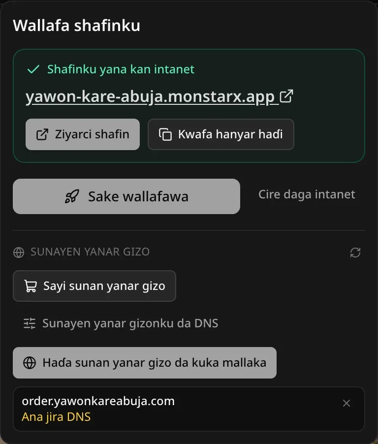 Menu na Wallafa tare da manhajar a kan intanet kuma, a ƙarƙashin Sunayen yanar gizo, sunan da aka haɗa order.yawonkareabuja.com mai alamar Ana jira DNS, kusa da Sayi sunan yanar gizo, Sunayen yanar gizonku da DNS da Haɗa sunan yanar gizo da kuka mallaka