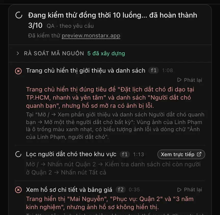 Thẻ QA trong cuộc trò chuyện ghi Đang kiểm thử đồng thời 10 luồng… đã hoàn thành 3/10: phần Rà soát mã nguồn thấy 5 đã xây dựng; bài kiểm thử đang chạy hiện các bước, thời gian chạy và nút Xem trực tiếp, còn bài không đạt có dấu X, nút Phát lại và những gì trình duyệt nhìn thấy