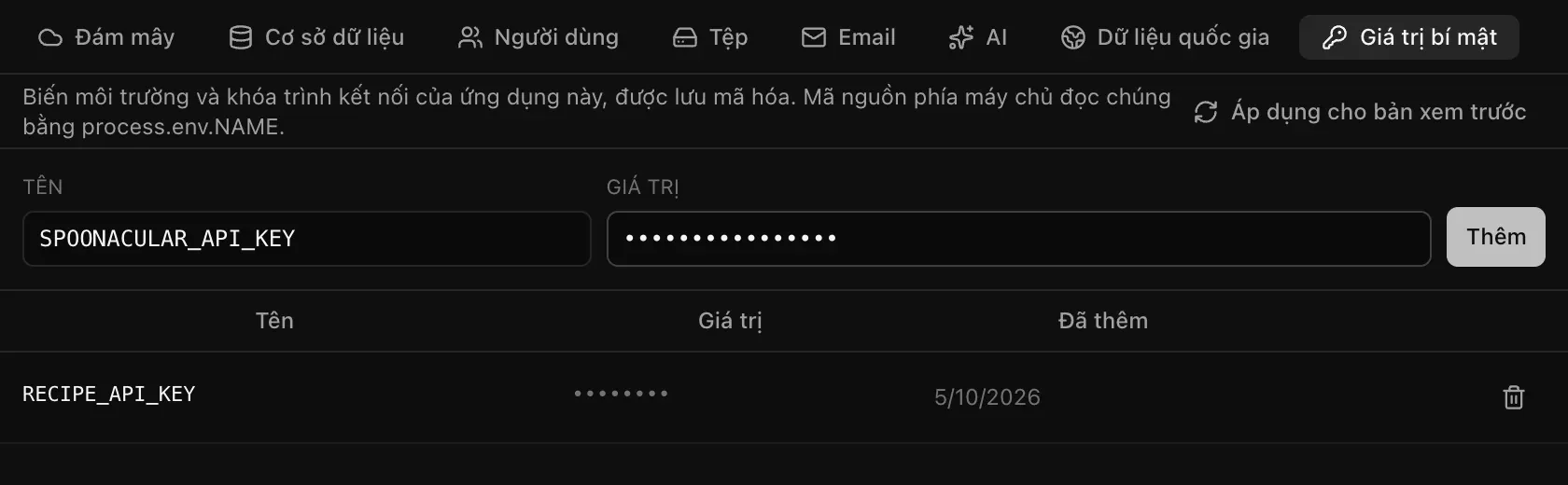 Mục Giá trị bí mật trong Dịch vụ đám mây: tên SPOONACULAR_API_KEY và một giá trị bị ẩn sẵn sàng để thêm, cùng RECIPE_API_KEY đã lưu với giá trị hiện dưới dạng dấu chấm