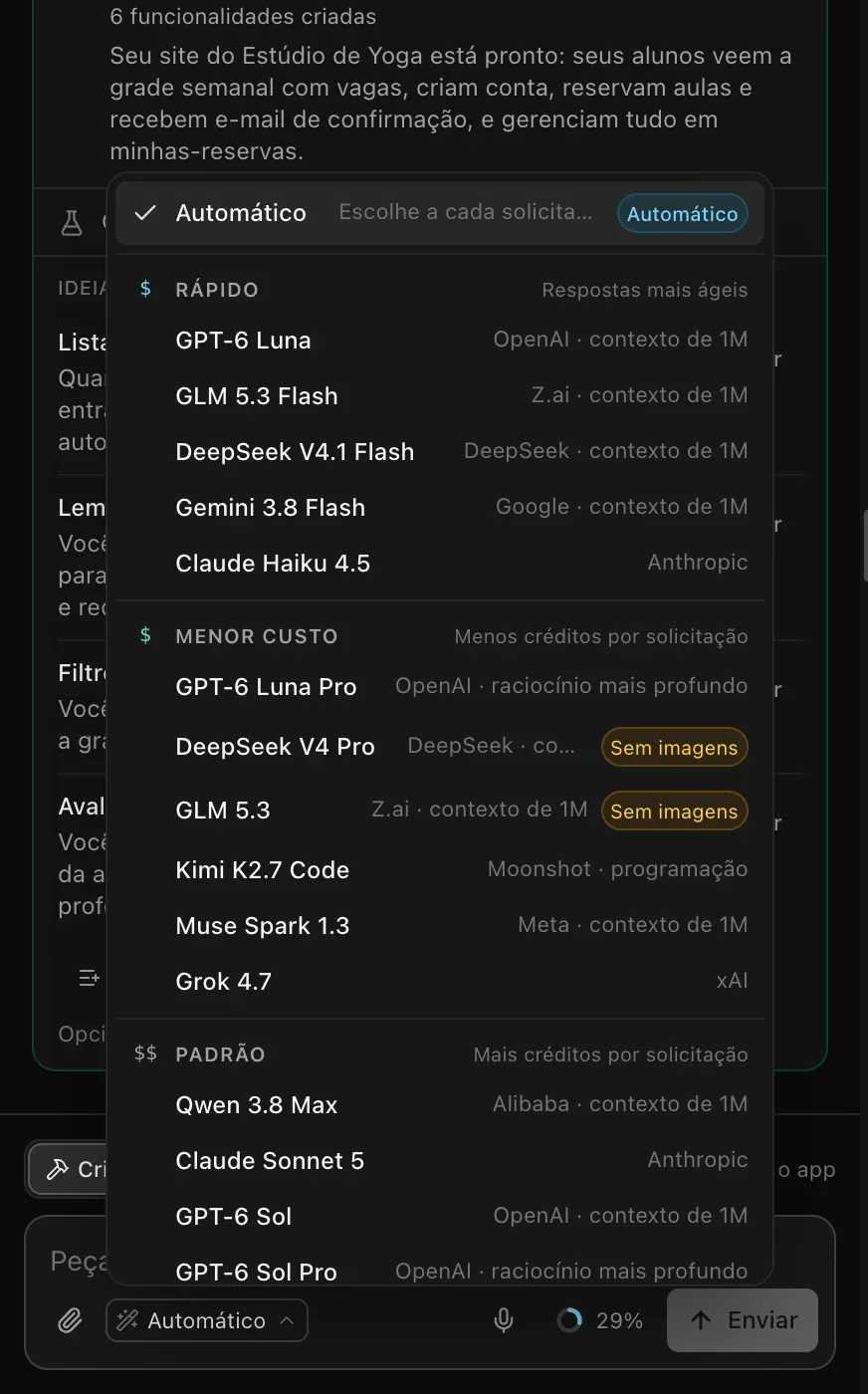 O seletor de modelo aberto sobre o chat: Automático, Escolhe a cada solicitação, no topo, e depois os grupos Rápido, Menor custo e Padrão, cada um com seus modelos e fabricantes, e a etiqueta Sem imagens em dois deles