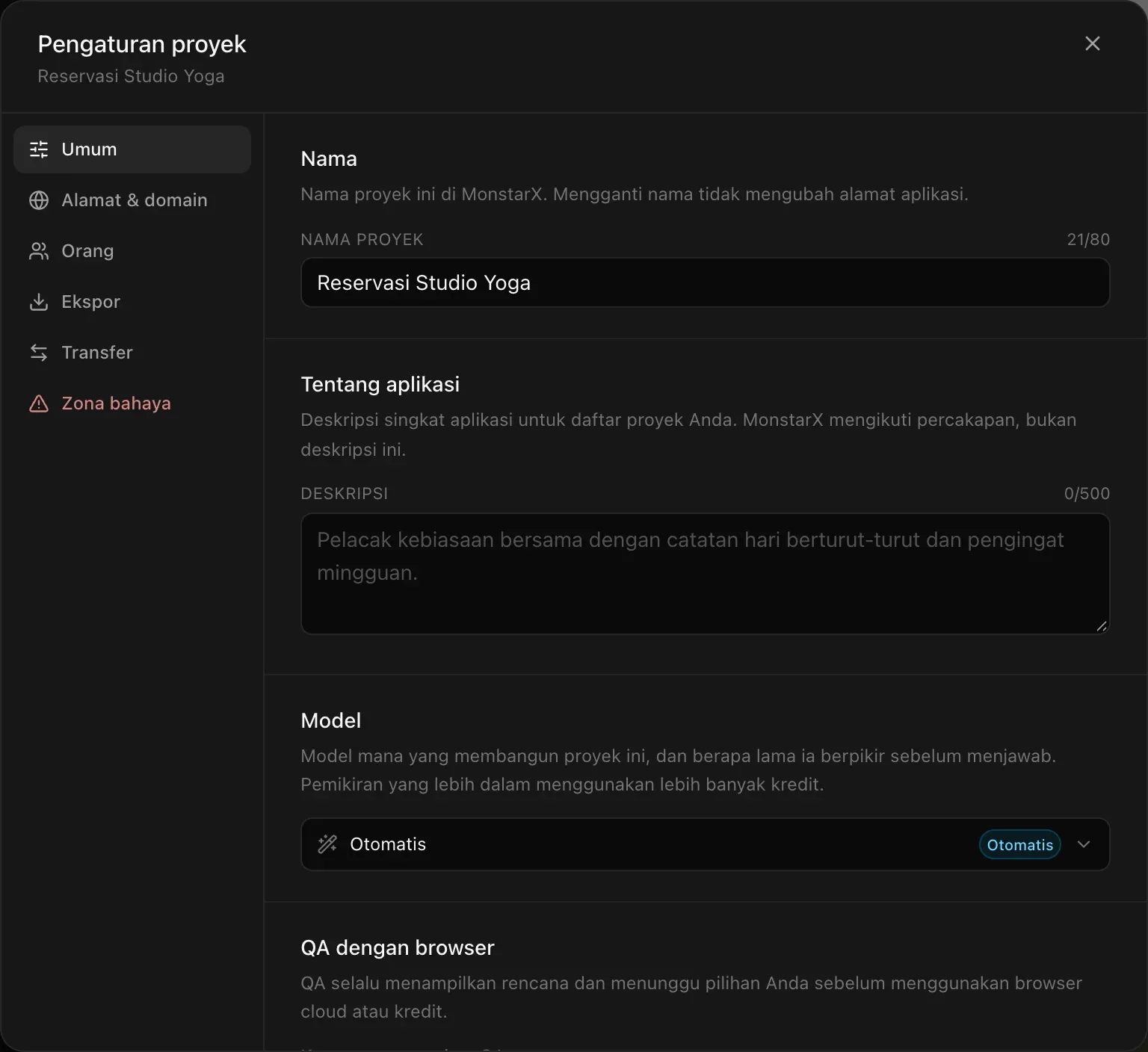 Pengaturan proyek di bagian Umum: nama dan deskripsi proyek, model yang diatur ke Otomatis, dan pengaturan QA dengan browser, dengan bagian Umum, Alamat & domain, Orang, Ekspor, Transfer, dan Zona bahaya di sebelah kiri